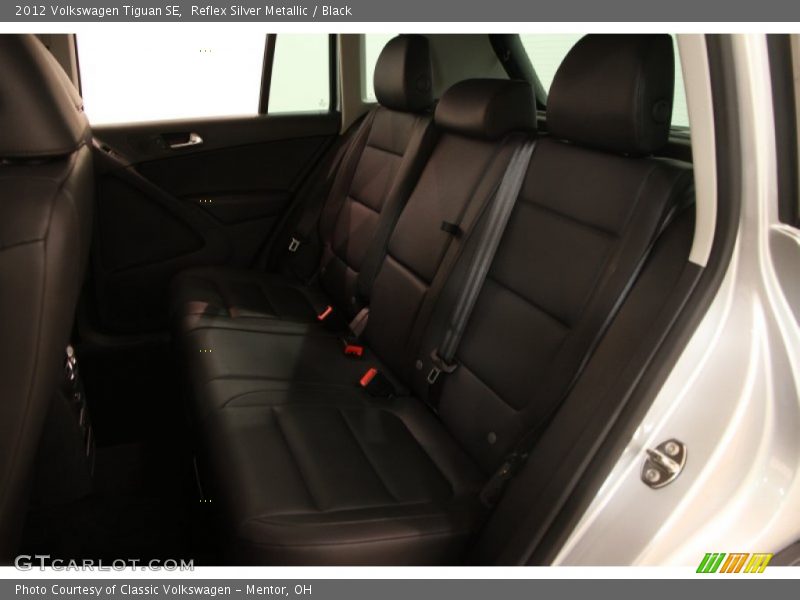 Reflex Silver Metallic / Black 2012 Volkswagen Tiguan SE