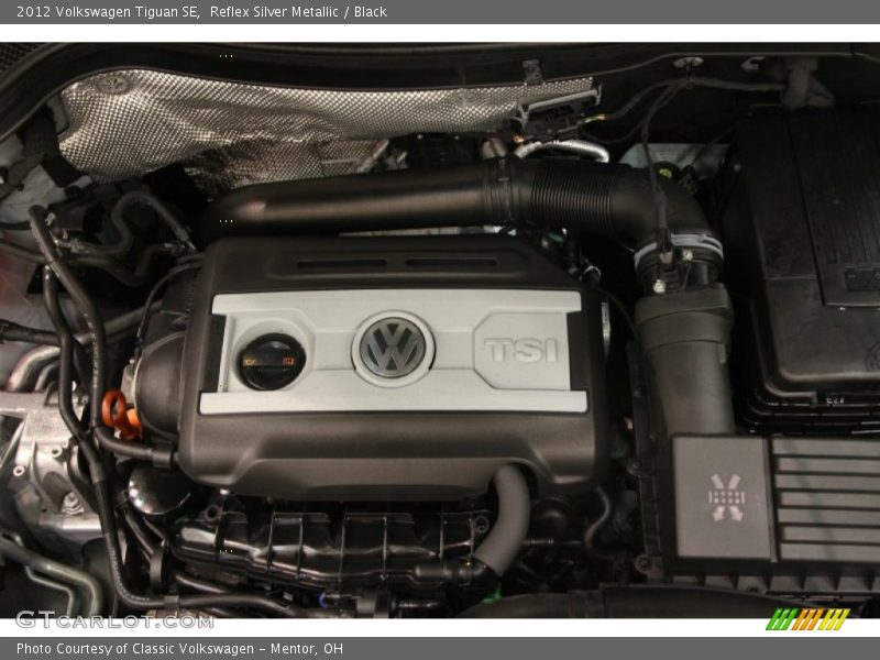 Reflex Silver Metallic / Black 2012 Volkswagen Tiguan SE