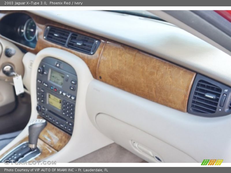 Phoenix Red / Ivory 2003 Jaguar X-Type 3.0