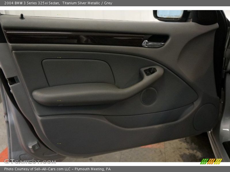 Titanium Silver Metallic / Grey 2004 BMW 3 Series 325xi Sedan