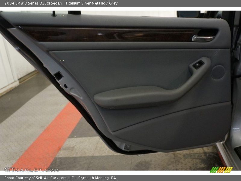 Titanium Silver Metallic / Grey 2004 BMW 3 Series 325xi Sedan