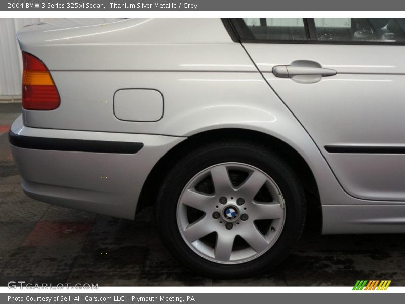 Titanium Silver Metallic / Grey 2004 BMW 3 Series 325xi Sedan