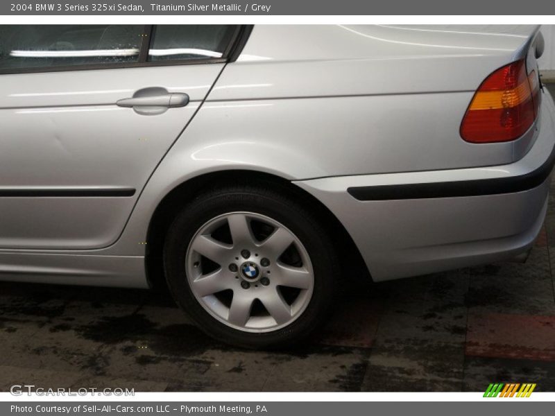 Titanium Silver Metallic / Grey 2004 BMW 3 Series 325xi Sedan