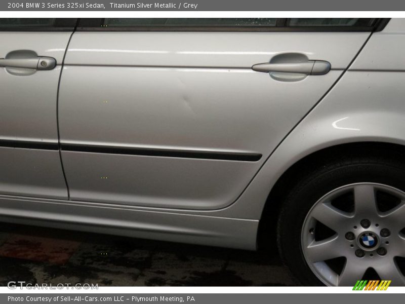 Titanium Silver Metallic / Grey 2004 BMW 3 Series 325xi Sedan