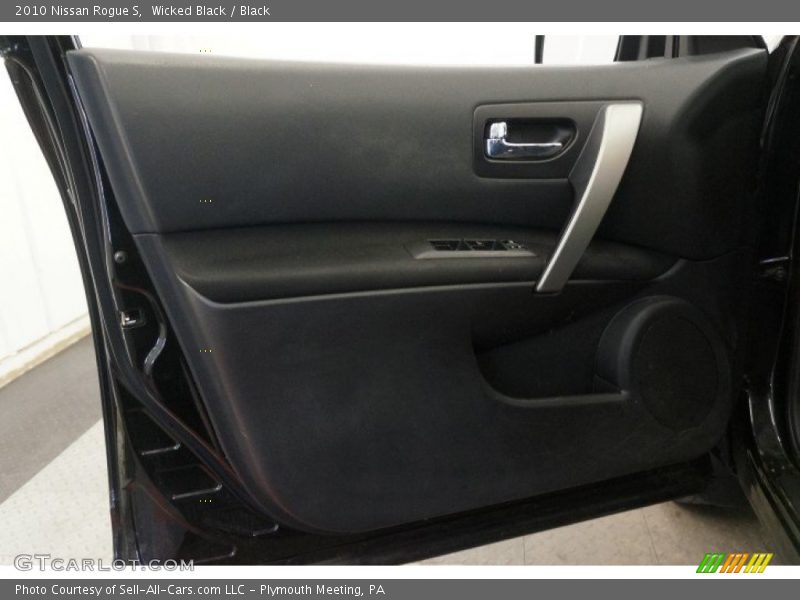 Wicked Black / Black 2010 Nissan Rogue S