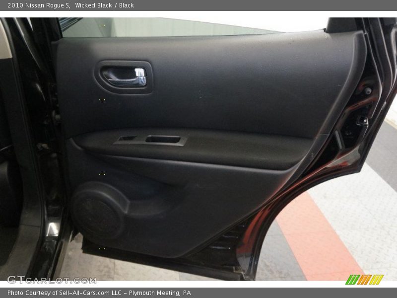 Wicked Black / Black 2010 Nissan Rogue S
