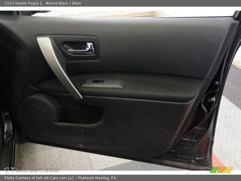 Wicked Black / Black 2010 Nissan Rogue S
