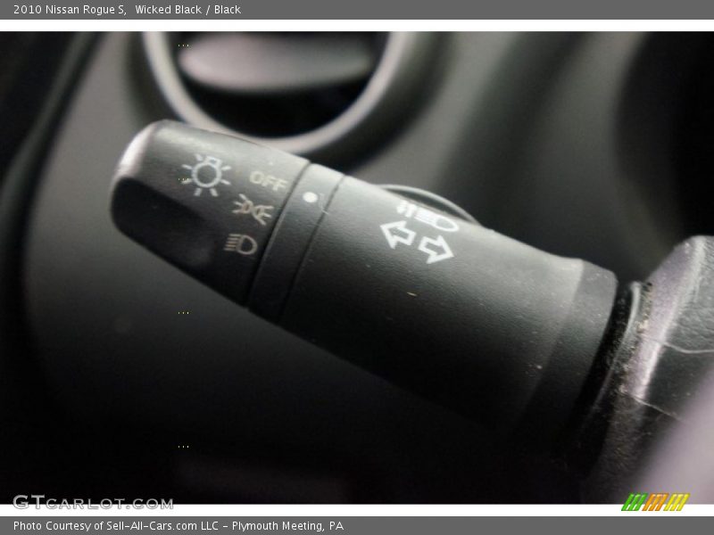 Wicked Black / Black 2010 Nissan Rogue S