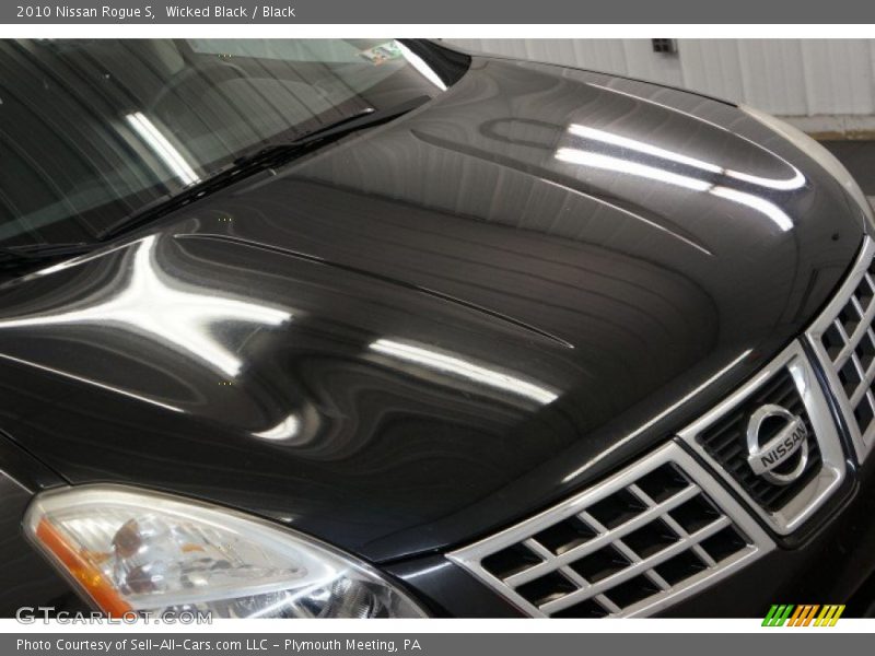 Wicked Black / Black 2010 Nissan Rogue S