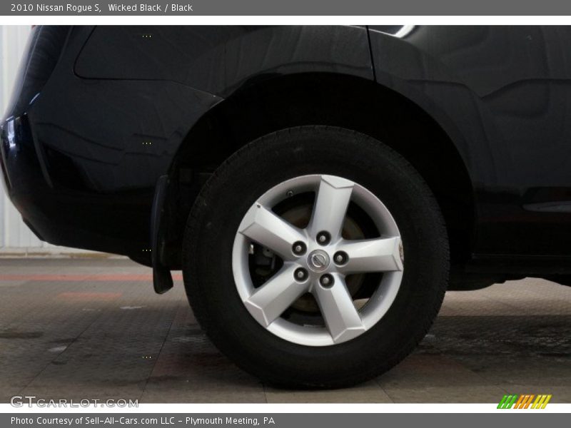 Wicked Black / Black 2010 Nissan Rogue S