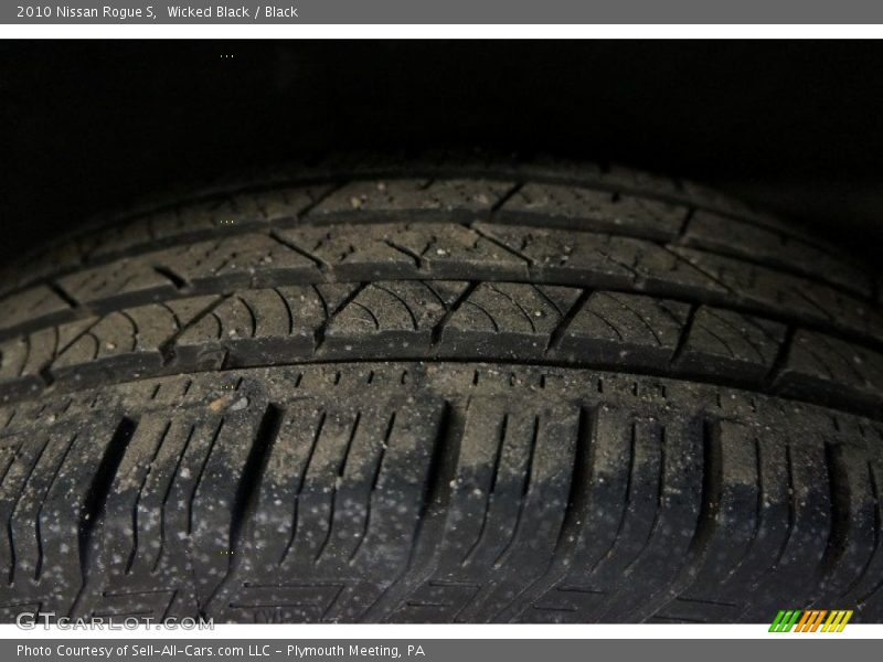 Wicked Black / Black 2010 Nissan Rogue S