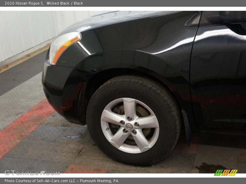 Wicked Black / Black 2010 Nissan Rogue S