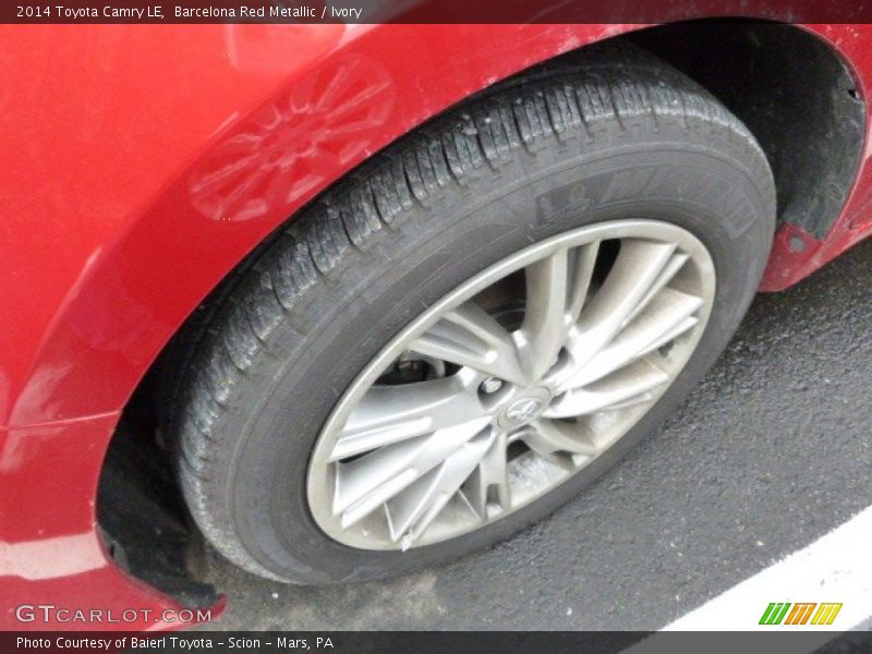 Barcelona Red Metallic / Ivory 2014 Toyota Camry LE