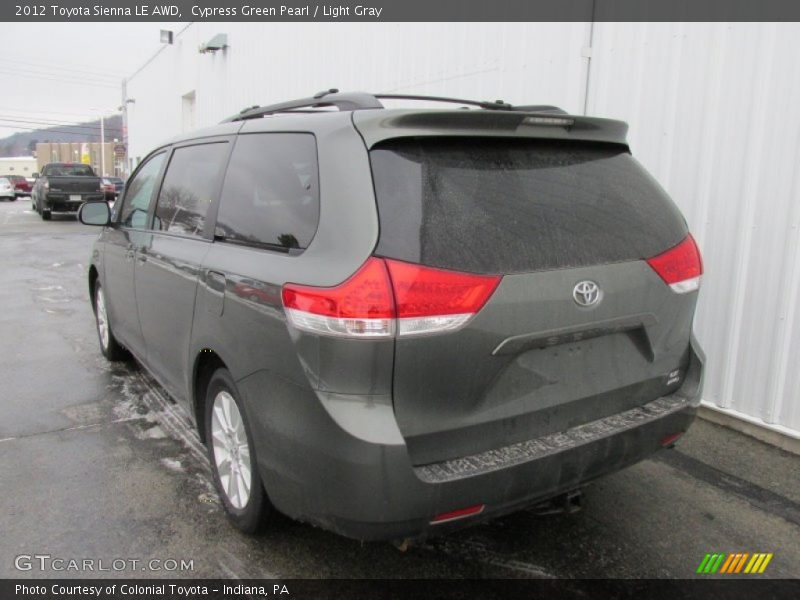 Cypress Green Pearl / Light Gray 2012 Toyota Sienna LE AWD