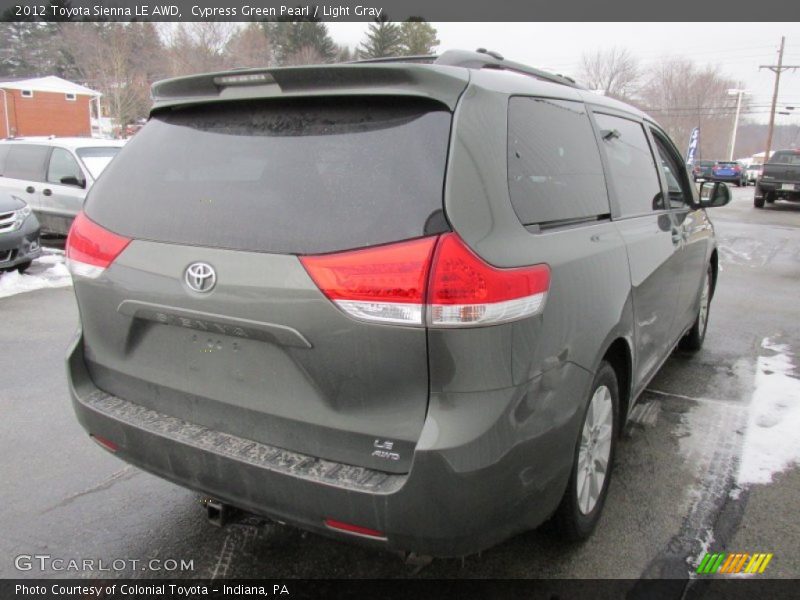 Cypress Green Pearl / Light Gray 2012 Toyota Sienna LE AWD