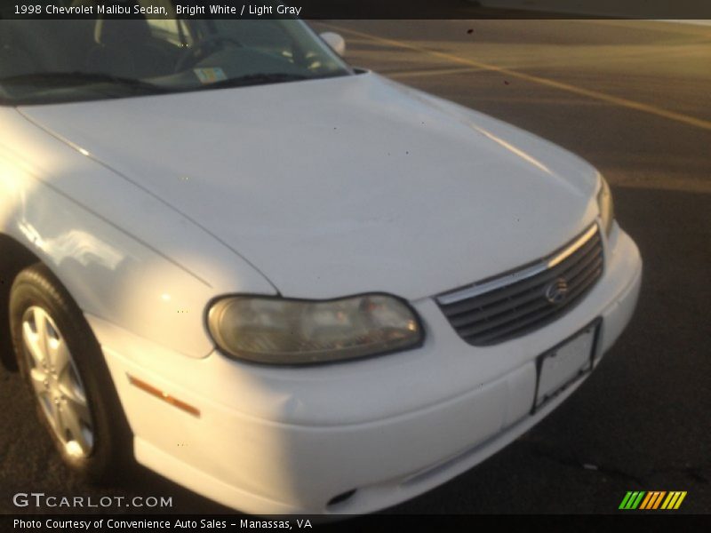 Bright White / Light Gray 1998 Chevrolet Malibu Sedan