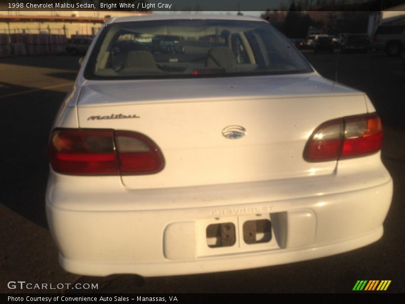 Bright White / Light Gray 1998 Chevrolet Malibu Sedan