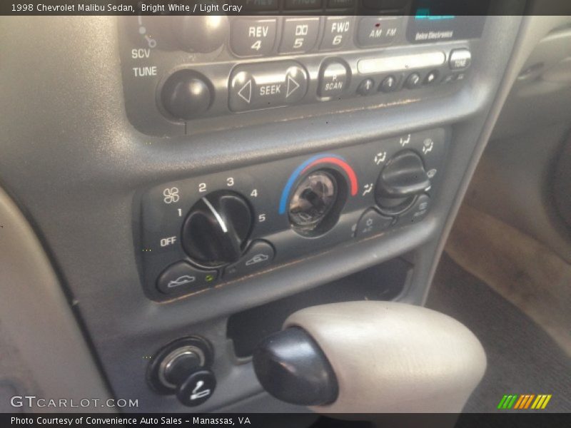 Bright White / Light Gray 1998 Chevrolet Malibu Sedan