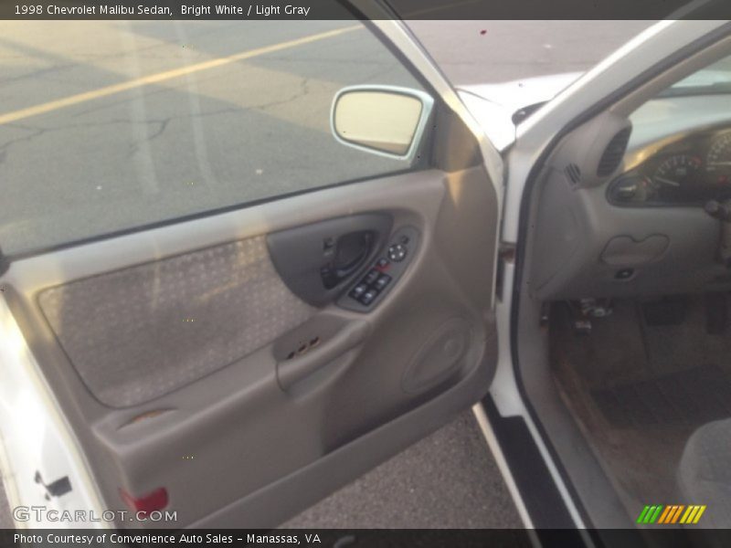 Bright White / Light Gray 1998 Chevrolet Malibu Sedan