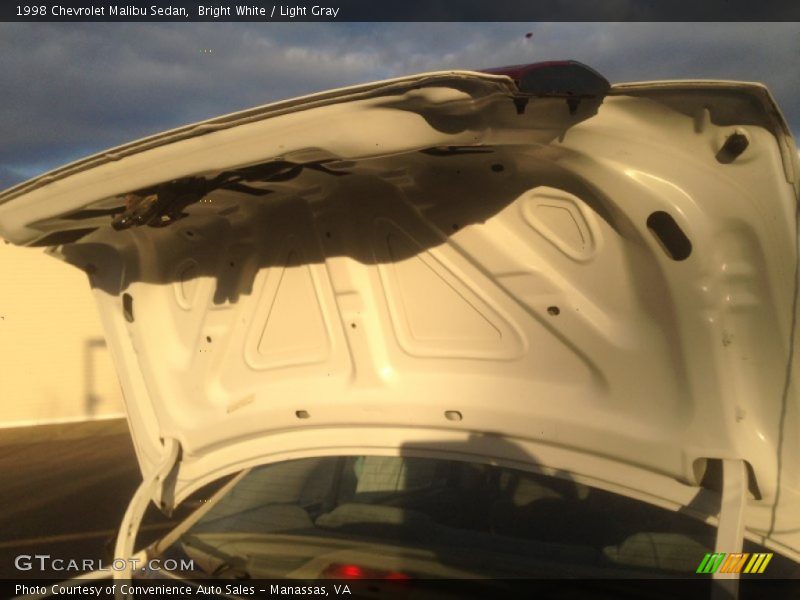 Bright White / Light Gray 1998 Chevrolet Malibu Sedan