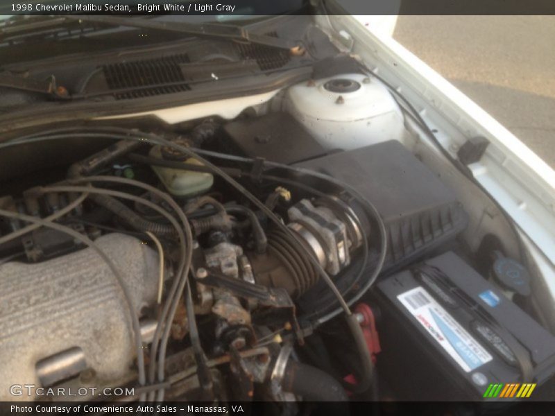 Bright White / Light Gray 1998 Chevrolet Malibu Sedan