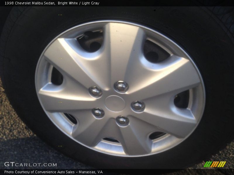 Bright White / Light Gray 1998 Chevrolet Malibu Sedan