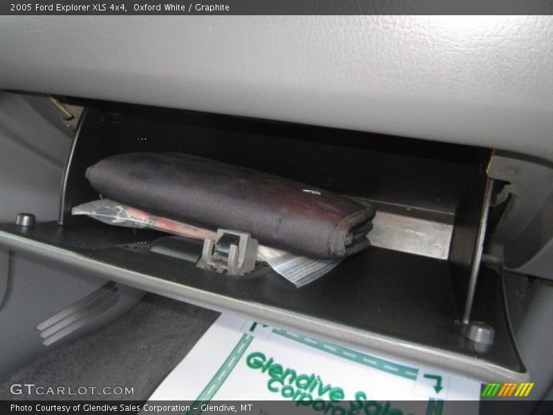 Oxford White / Graphite 2005 Ford Explorer XLS 4x4