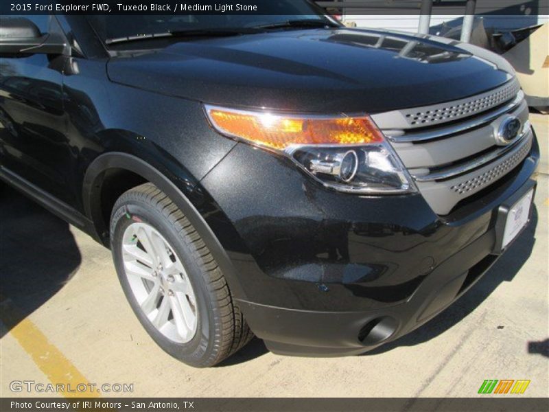 Tuxedo Black / Medium Light Stone 2015 Ford Explorer FWD
