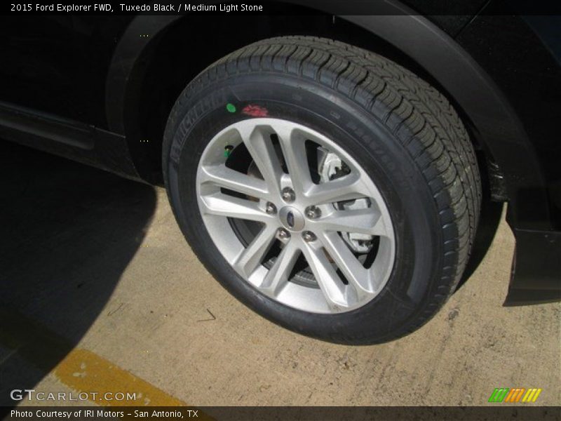 Tuxedo Black / Medium Light Stone 2015 Ford Explorer FWD