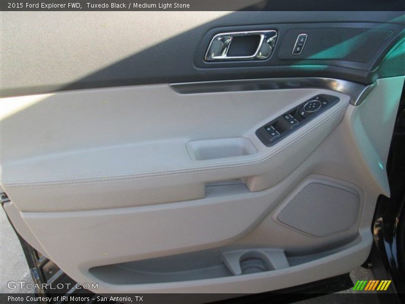 Tuxedo Black / Medium Light Stone 2015 Ford Explorer FWD