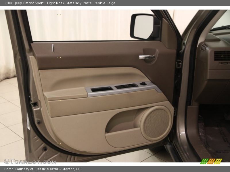 Light Khaki Metallic / Pastel Pebble Beige 2008 Jeep Patriot Sport
