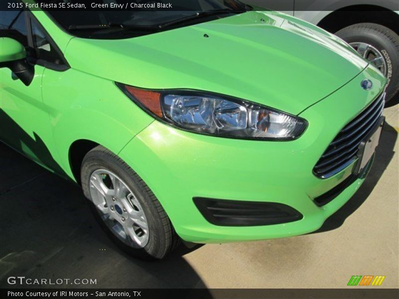 Green Envy / Charcoal Black 2015 Ford Fiesta SE Sedan