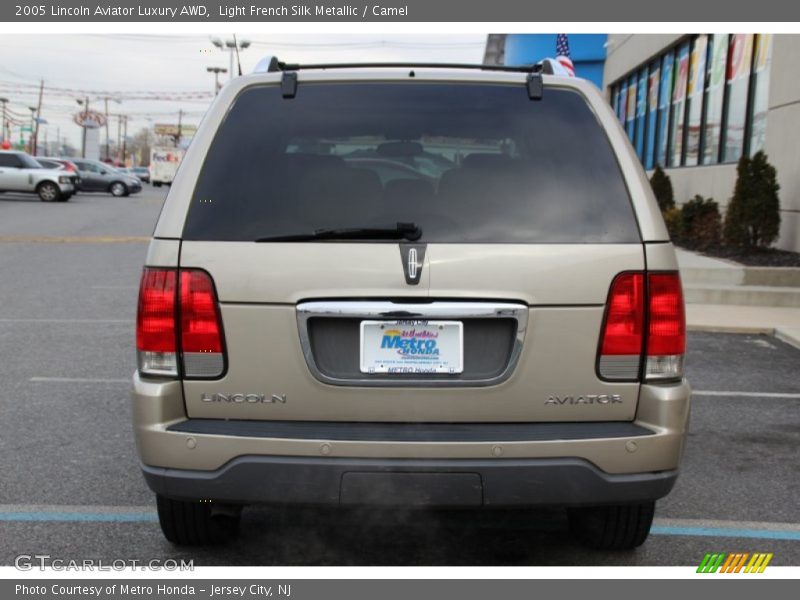 Light French Silk Metallic / Camel 2005 Lincoln Aviator Luxury AWD