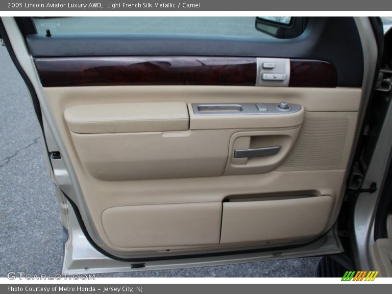 Light French Silk Metallic / Camel 2005 Lincoln Aviator Luxury AWD