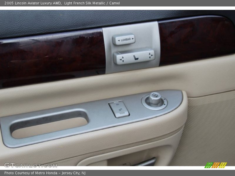 Light French Silk Metallic / Camel 2005 Lincoln Aviator Luxury AWD