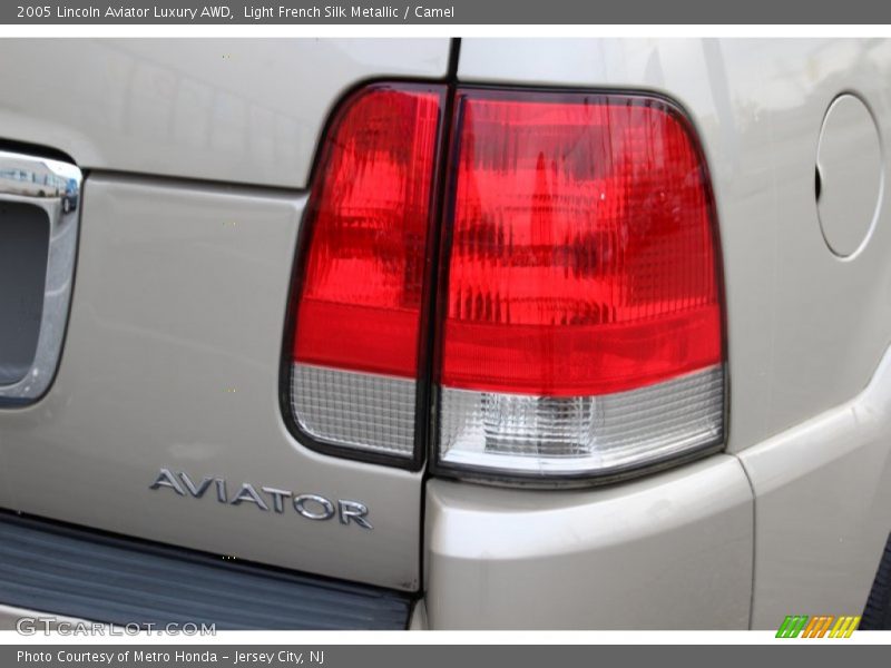 Light French Silk Metallic / Camel 2005 Lincoln Aviator Luxury AWD