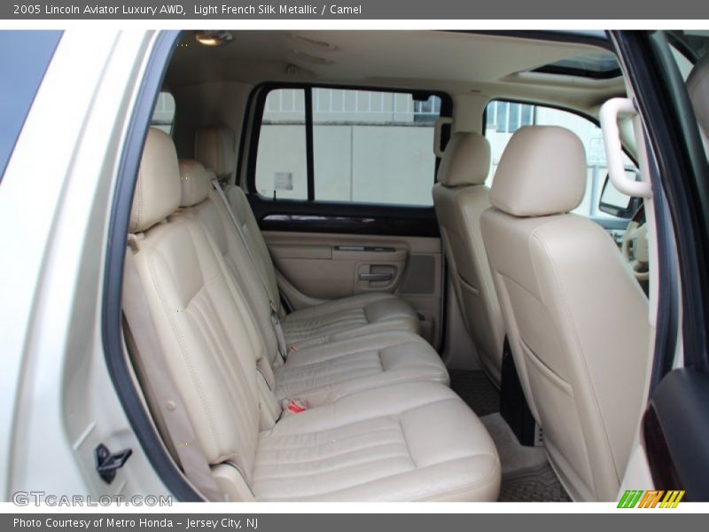 Light French Silk Metallic / Camel 2005 Lincoln Aviator Luxury AWD