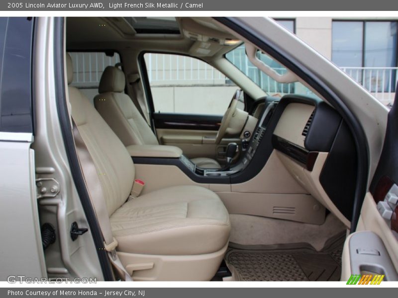 Light French Silk Metallic / Camel 2005 Lincoln Aviator Luxury AWD