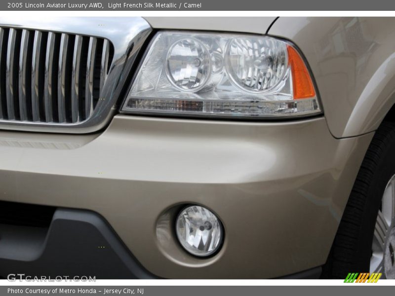 Light French Silk Metallic / Camel 2005 Lincoln Aviator Luxury AWD