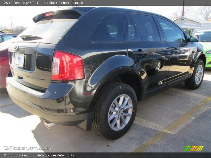 Tuxedo Black / Charcoal Black 2014 Ford Edge SE
