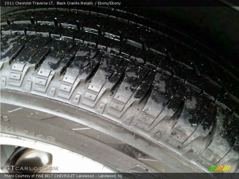 Black Granite Metallic / Ebony/Ebony 2011 Chevrolet Traverse LT