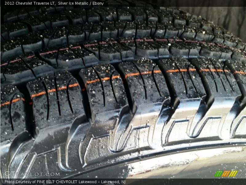 Silver Ice Metallic / Ebony 2012 Chevrolet Traverse LT