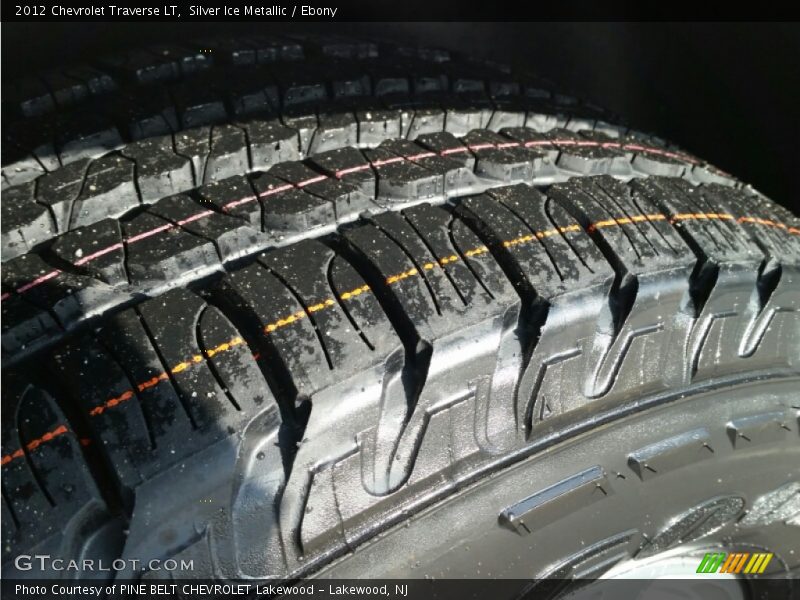 Silver Ice Metallic / Ebony 2012 Chevrolet Traverse LT