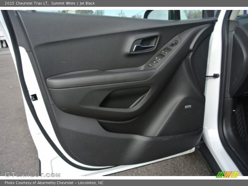 Summit White / Jet Black 2015 Chevrolet Trax LT