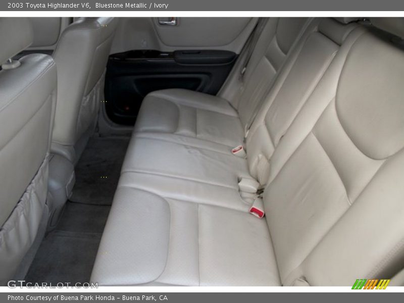 Bluestone Metallic / Ivory 2003 Toyota Highlander V6
