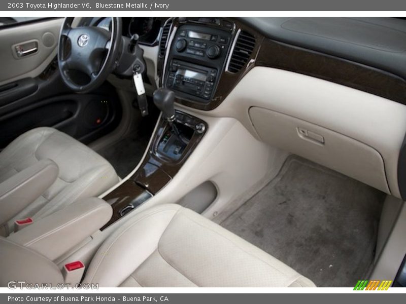 Bluestone Metallic / Ivory 2003 Toyota Highlander V6