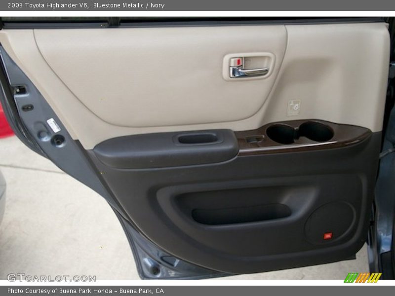Bluestone Metallic / Ivory 2003 Toyota Highlander V6