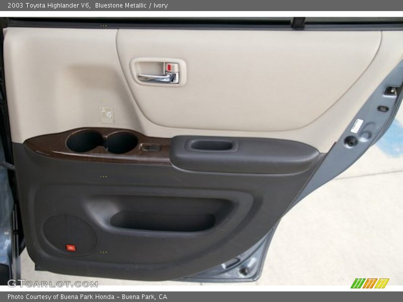 Bluestone Metallic / Ivory 2003 Toyota Highlander V6