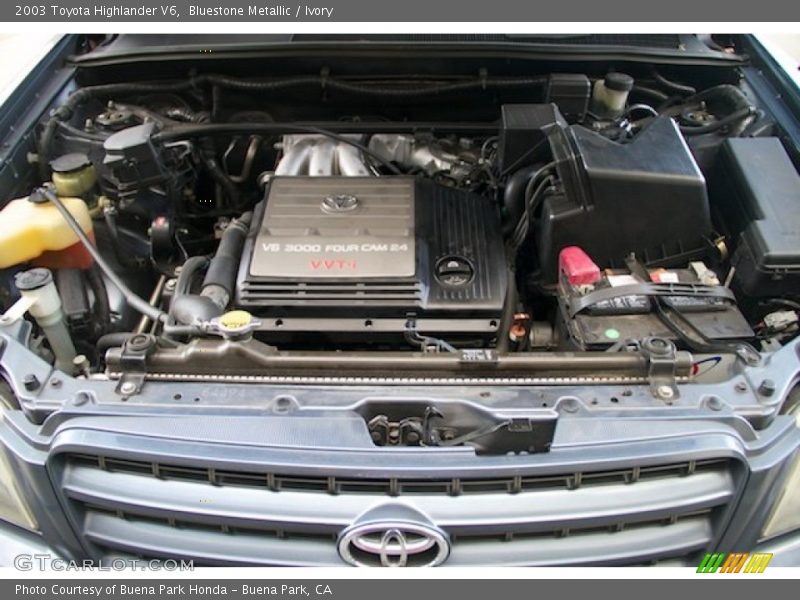 Bluestone Metallic / Ivory 2003 Toyota Highlander V6