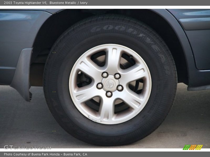 Bluestone Metallic / Ivory 2003 Toyota Highlander V6